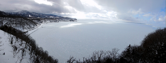 流氷に覆われたウトロ近海